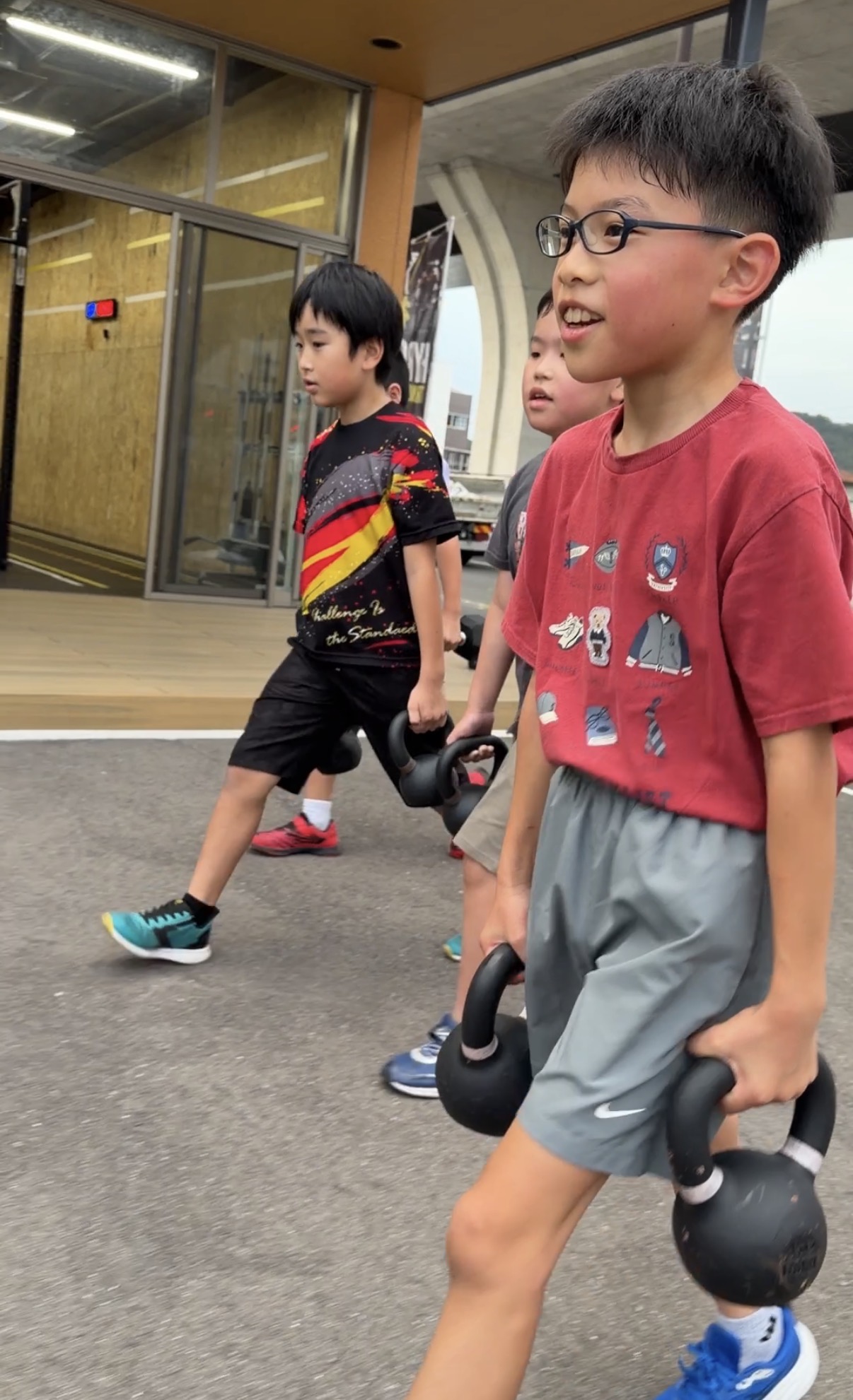 BODY CONTROL 身体操作トレーニングに取り組む子ども